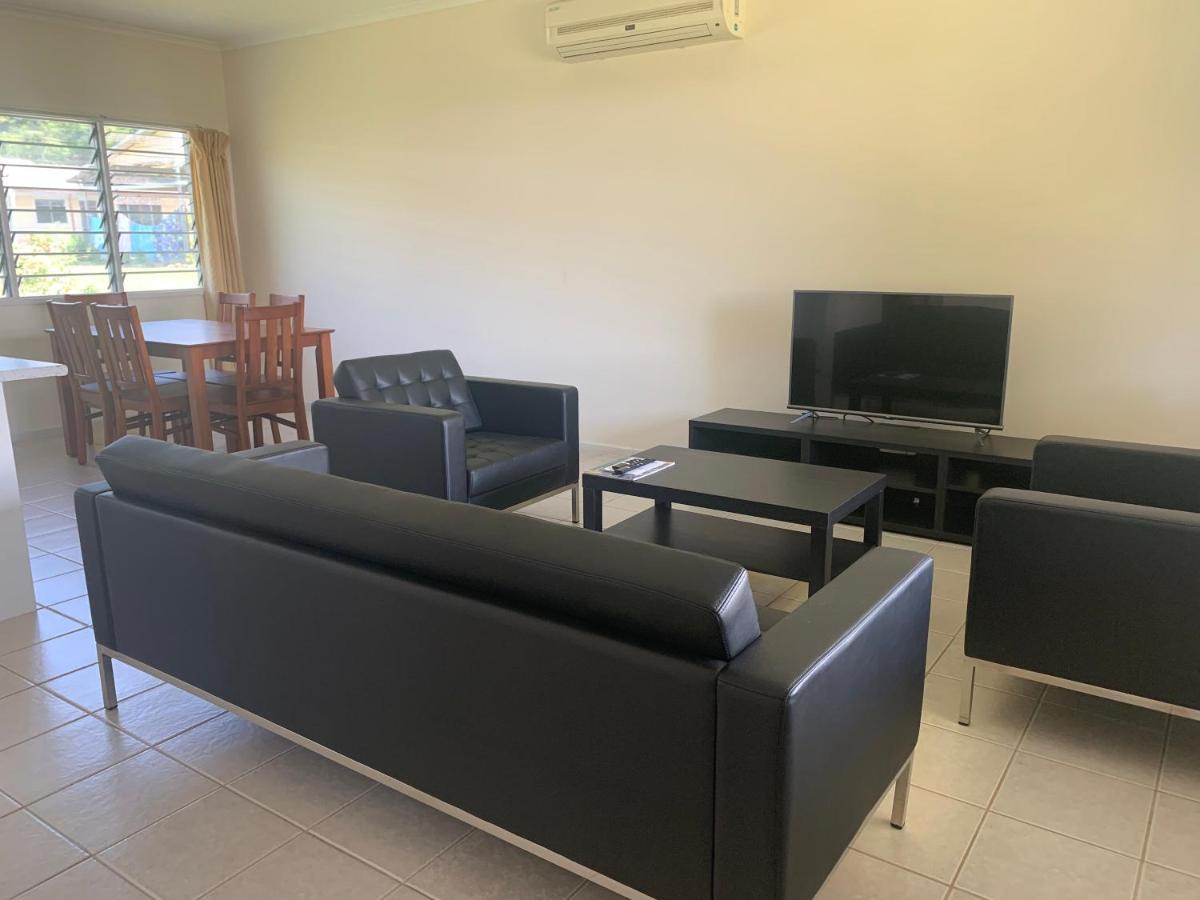 Crossroads Hotel Lae Omili Екстер'єр фото