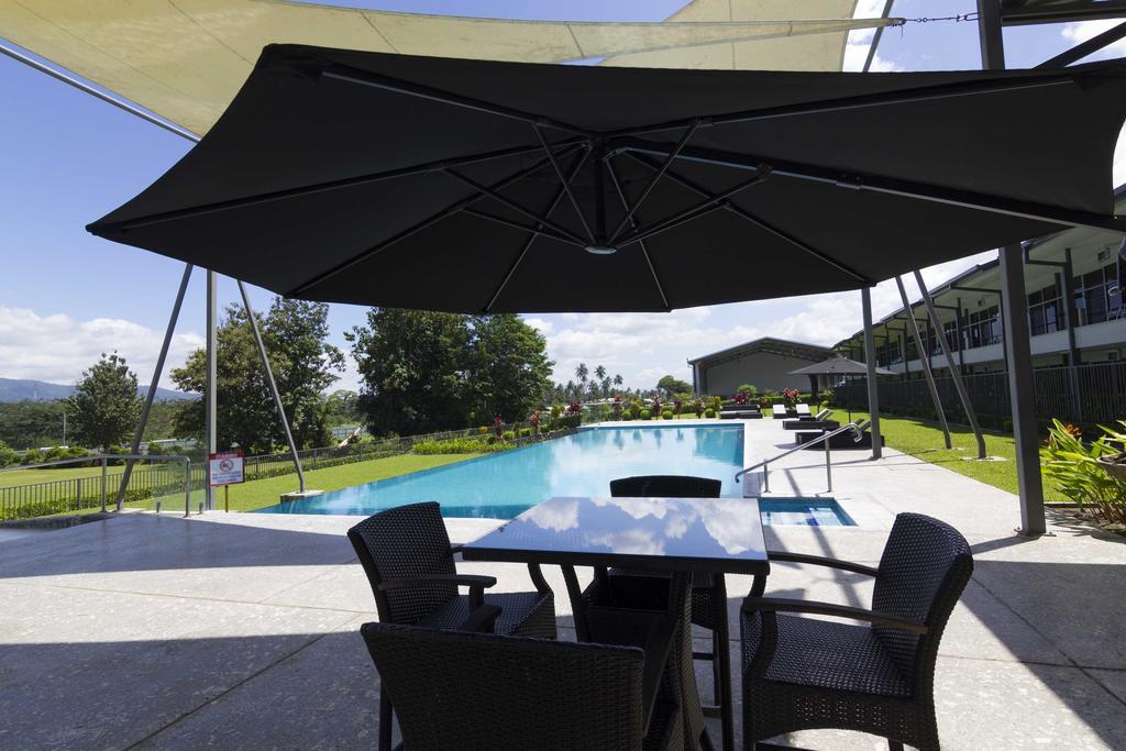 Crossroads Hotel Lae Omili Екстер'єр фото