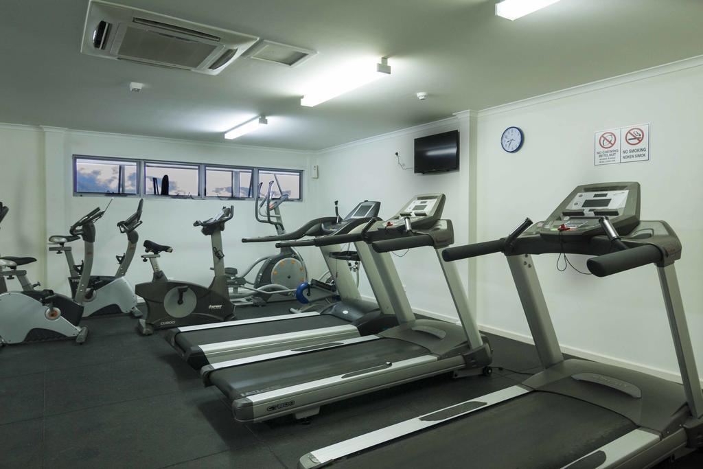 Crossroads Hotel Lae Omili Екстер'єр фото